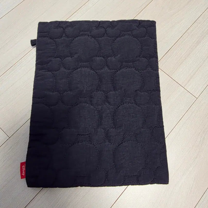 [BUNJANG] Disney Mickey Mouse Pattern Quilted Pouch / 디즈니 미키 마우스 패턴 파우치