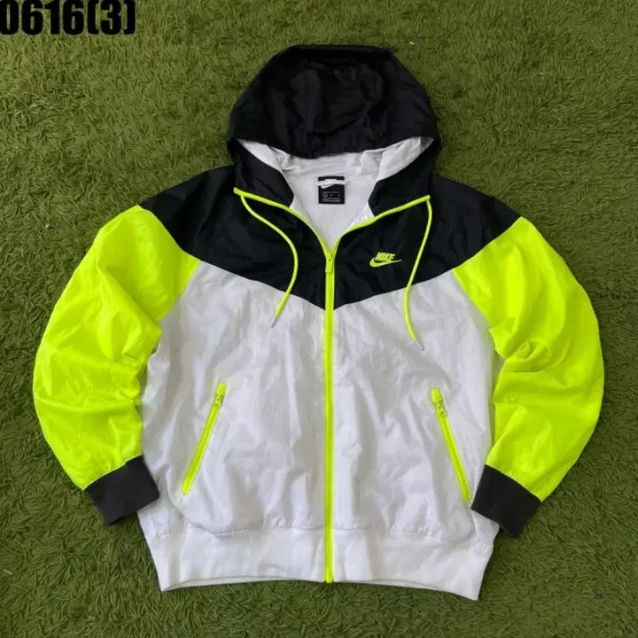 [BUNJANG] Nike Windrunner Jacket Fluorescent White Black M / 나이키 바람막이 윈드러너 형광 흰검m 0616