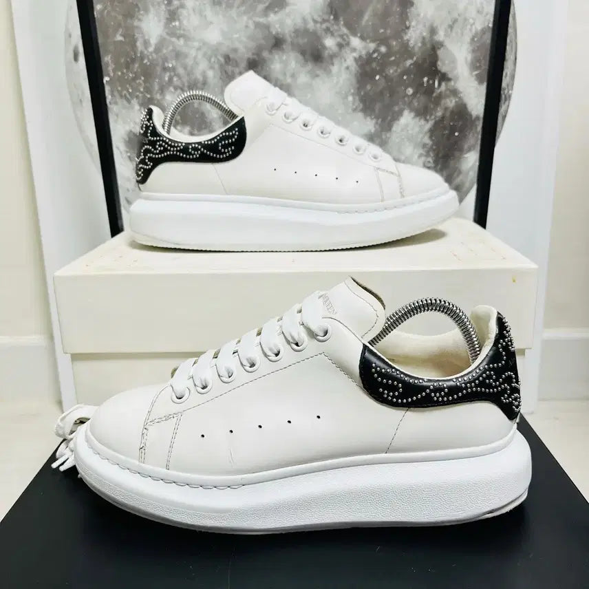 [BUNJANG] Alexander McQueen Studded Oversole Sneakers / 정품 41.5) 알렉산더 맥퀸 스터드 오버솔 스니커즈 265~270
