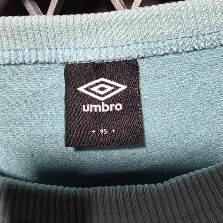 [BUNJANG] Umbro Sweatshirt Size 95 / 엄브로 맨투맨 95