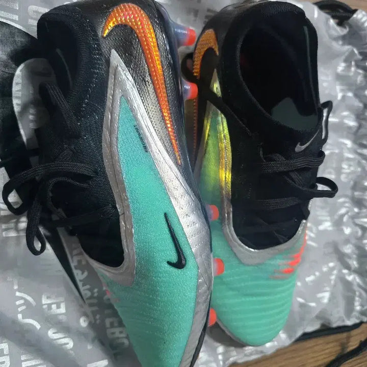 [BUNJANG] Nike Phantom 6 Low Elite AG Cleats (245) / 나이키 팬텀6  로우 엘리트 AG  245