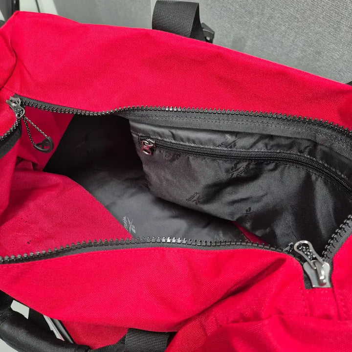[BUNJANG] Reebok Pocket Double Bag / 리복 포켓 더블백