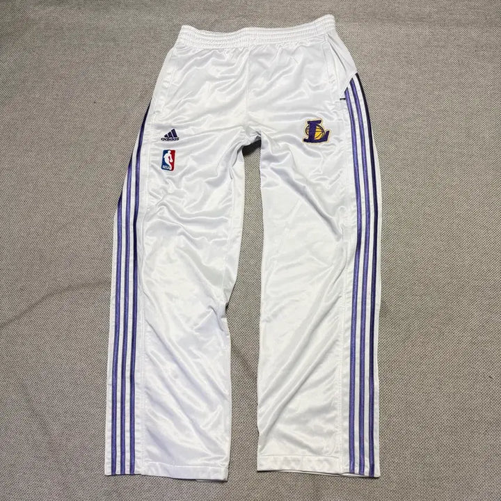 [BUNJANG] Adidas x NBA LA Lakers Side Snap Training Pants / 아디다스 x NBA LA레이커스 사이드 풀 버튼 트레이닝 팬츠