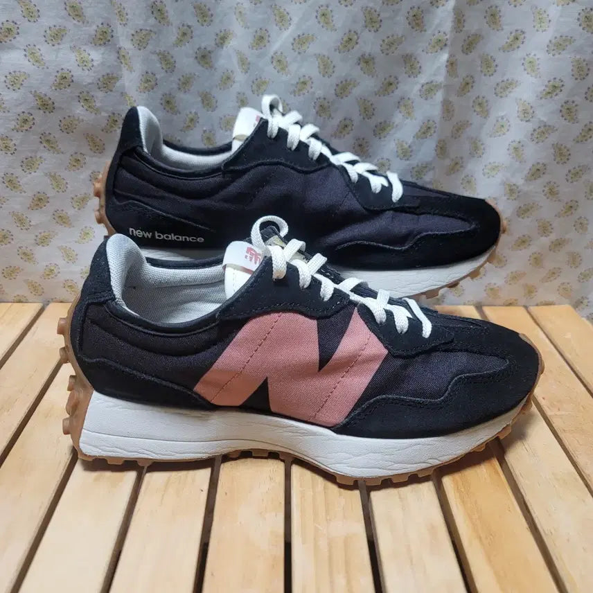 [BUNJANG] New Balance 327 Black Henna WS327HR1 Sneakers / 뉴발란스 327 블랙 헤나 운동화 250