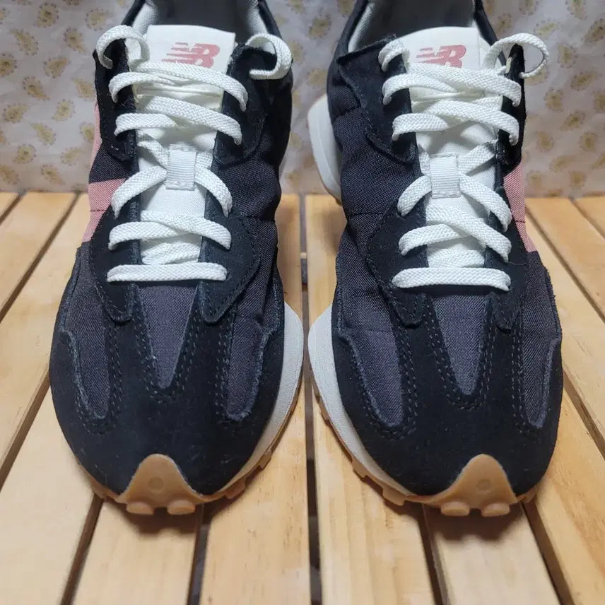 [BUNJANG] New Balance 327 Black Henna WS327HR1 Sneakers / 뉴발란스 327 블랙 헤나 운동화 250