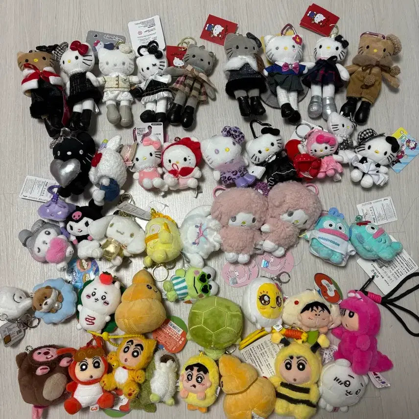 [BUNJANG] Sanrio Hello Kitty and Friends Plush Doll Bundle / 산리오 키티 롱키티 등 인형 대량 판매