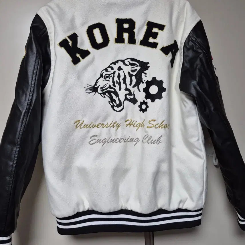 [BUNJANG] Korea University Official Baseball Jacket Size 100 / 고려대학교 정품 야구잠바 100사이즈 판매합니다
