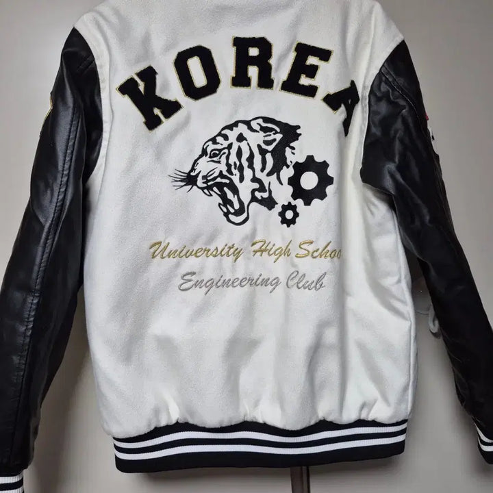 [BUNJANG] Korea University Official Baseball Jacket Size 100 / 고려대학교 정품 야구잠바 100사이즈 판매합니다