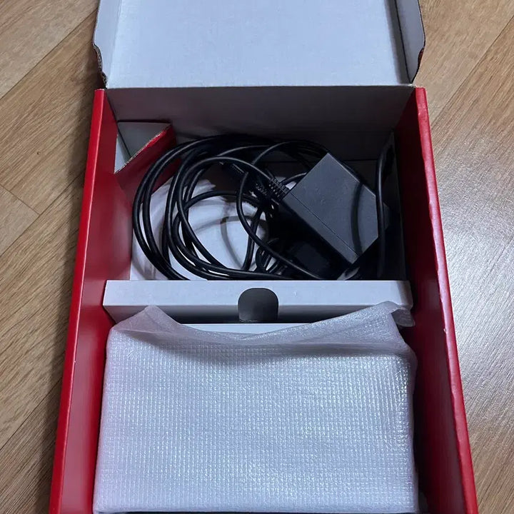 [BUNJANG] Nintendo Switch OLED Model - White - Full Box - Excellent Condition / 닌텐도 스위치 OLED 화이트 풀박스 판매 / 상태 최상 / 구성품 풀세