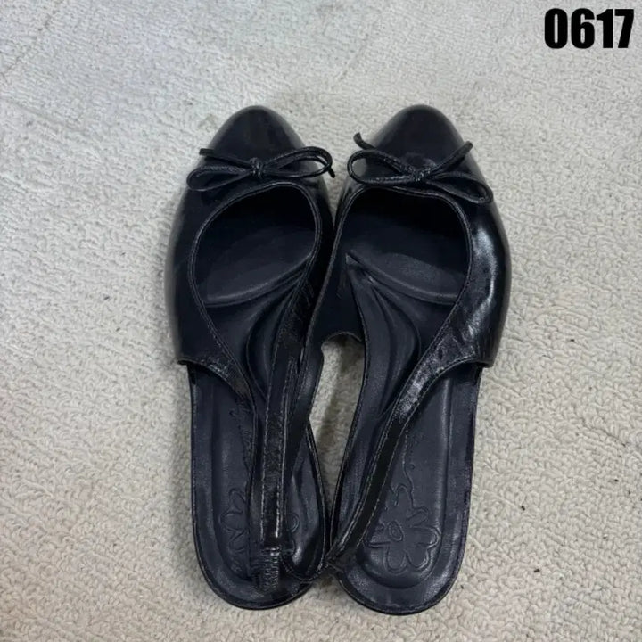[BUNJANG] Black Ribbon Strap Ballet Flats - Size 245 / 검정 리본 스트랩 플랫 슈즈 245