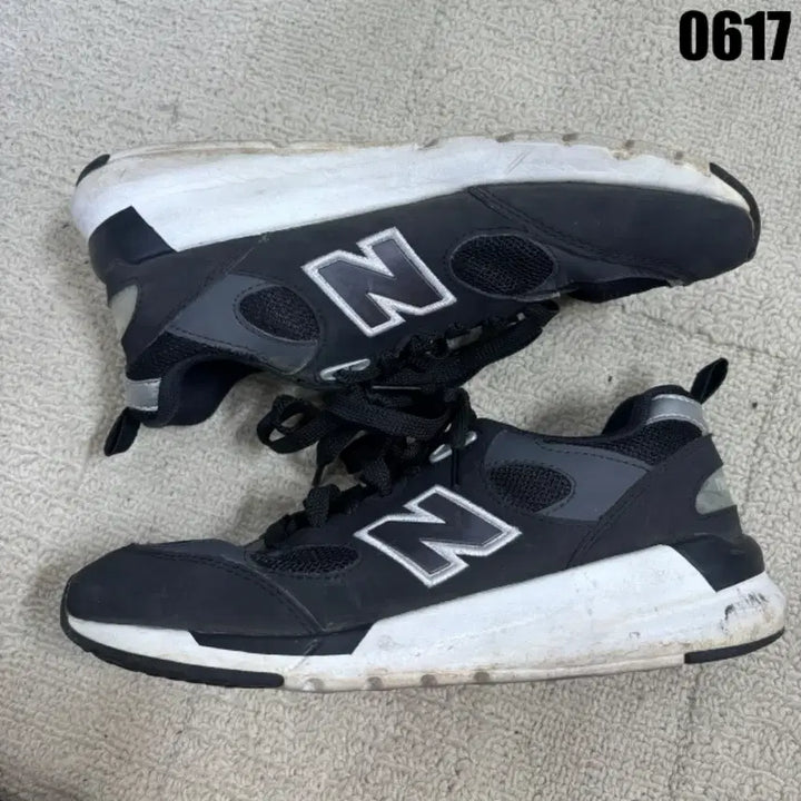 [BUNJANG] New Balance Sneakers Black Size 225 / 뉴발란스 운동화 블랙 225