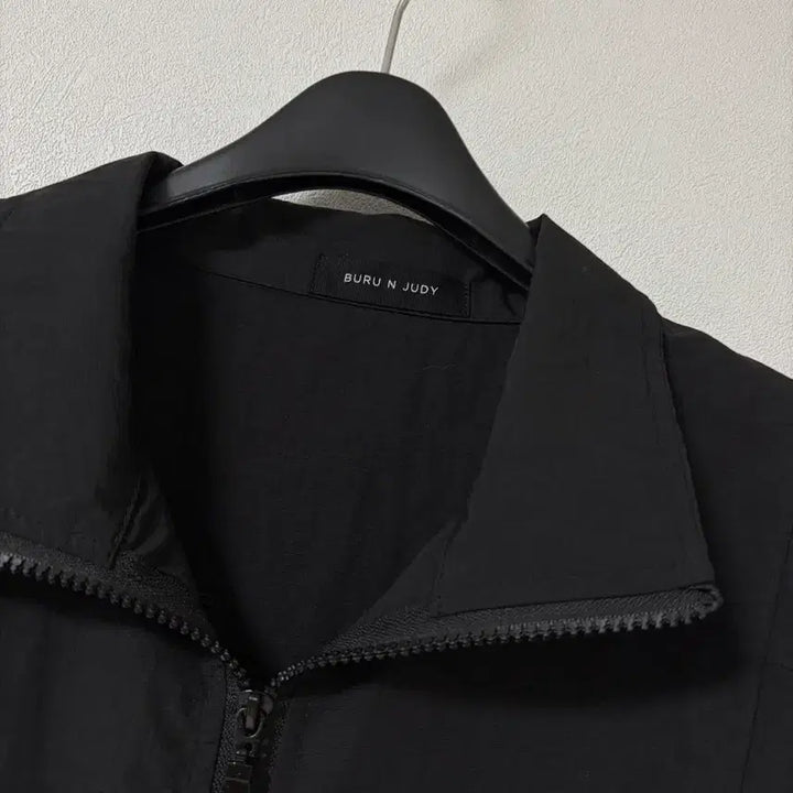 [BUNJANG] Boozoo &amp; Judy Nylon Zip-Up / 부루앤쥬디 나일론 집업