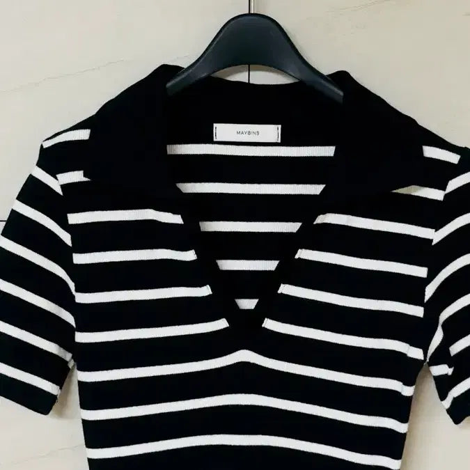 [BUNJANG] Maybins V-Neck Ribbed Stripe Mini Dress / 메이빈스/ 브이넥 골지 단가라 스판 미니원피스(시착)