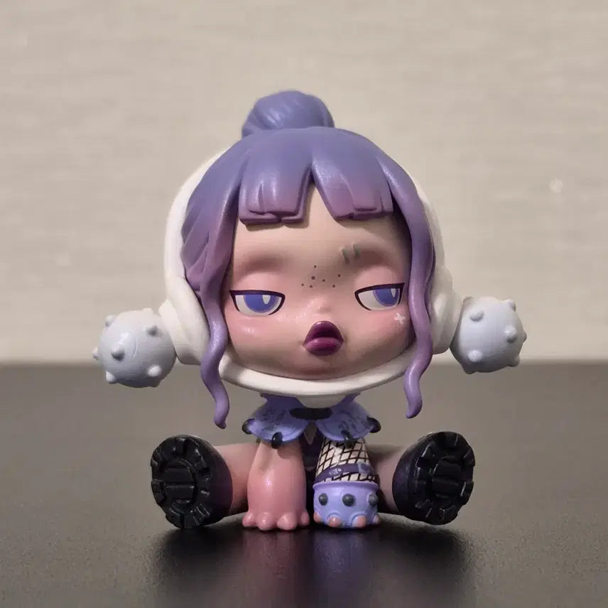 [BUNJANG] Pop Mart Skullpanda City of Night Series Bodyguard Figure / [팝마트] 7cm 스컬판다 피규어 5탄 시티오브나이트 시리즈 경호원