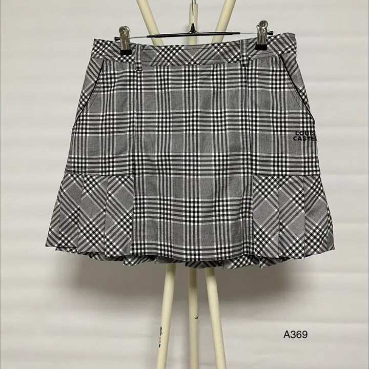 [BUNJANG] Louis Castel Check Pleated Golf Skirt / 루이까스텔 체크 플리츠 골프 스커트 70