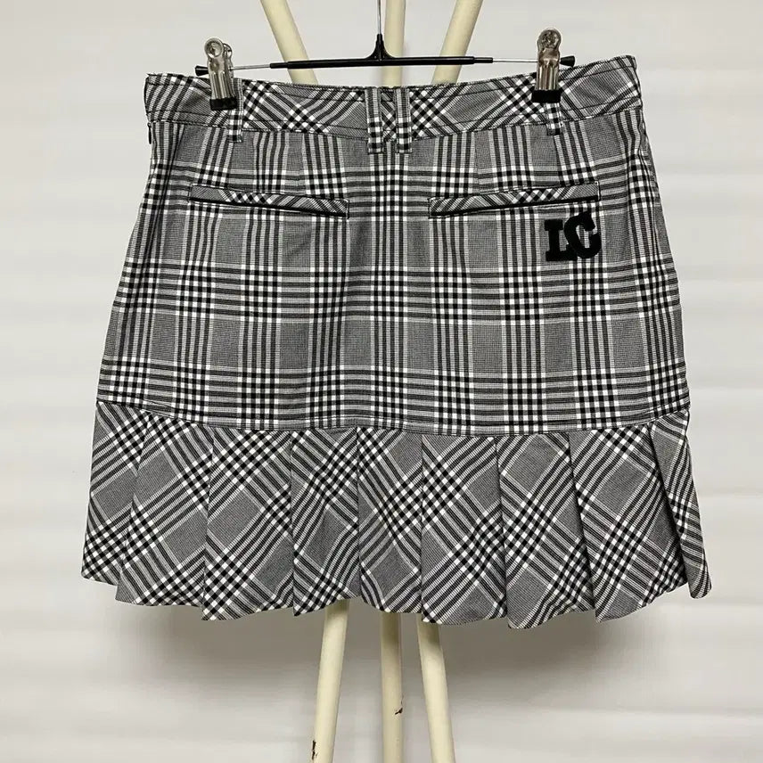 [BUNJANG] Louis Castel Check Pleated Golf Skirt / 루이까스텔 체크 플리츠 골프 스커트 70
