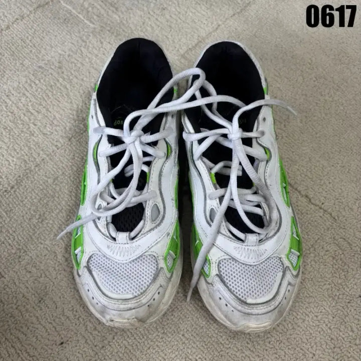 [BUNJANG] Adidas Sneakers White/Fluorescent Green 235 / 아디다스 운동화 화이트/형광 그린 235