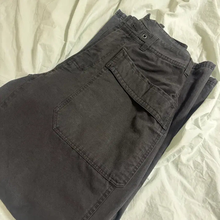 [BUNJANG] Polilteru Para Pants Charcoal / 3) 폴리테루 파라 팬츠 차콜