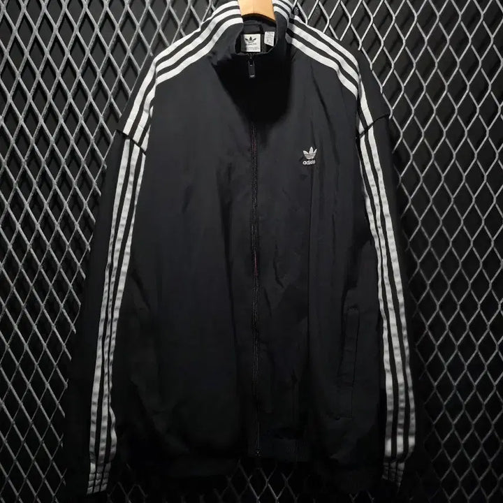 [BUNJANG] Adidas Windbreaker Jacket (M) / 아디다스 바람막이 M