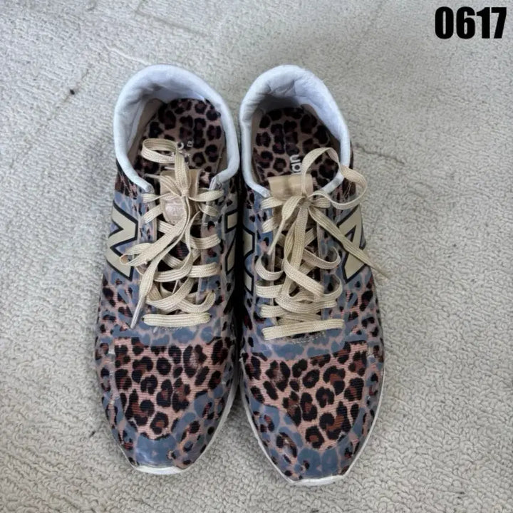 [BUNJANG] New Balance Leopard Sneakers / 뉴발란스 레오파드 스니커즈 240