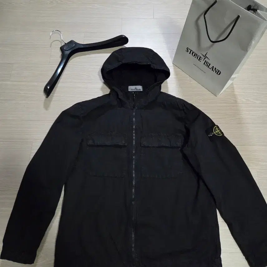 [BUNJANG] Stone Island 24SS Old Effect Hooded Overshirt Black / [24SS] 스톤아일랜드 올드이펙트 후드 오버셔츠 블랙
