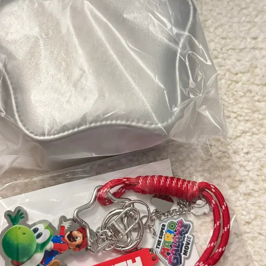 [BUNJANG] Amore X Super Mario Galaxy Collaboration Mario Keychain &amp; Pouch Set (Sealed) / 미개봉)아모레몰 슈퍼마리오 갤럭시 키링(마리오) +파우치