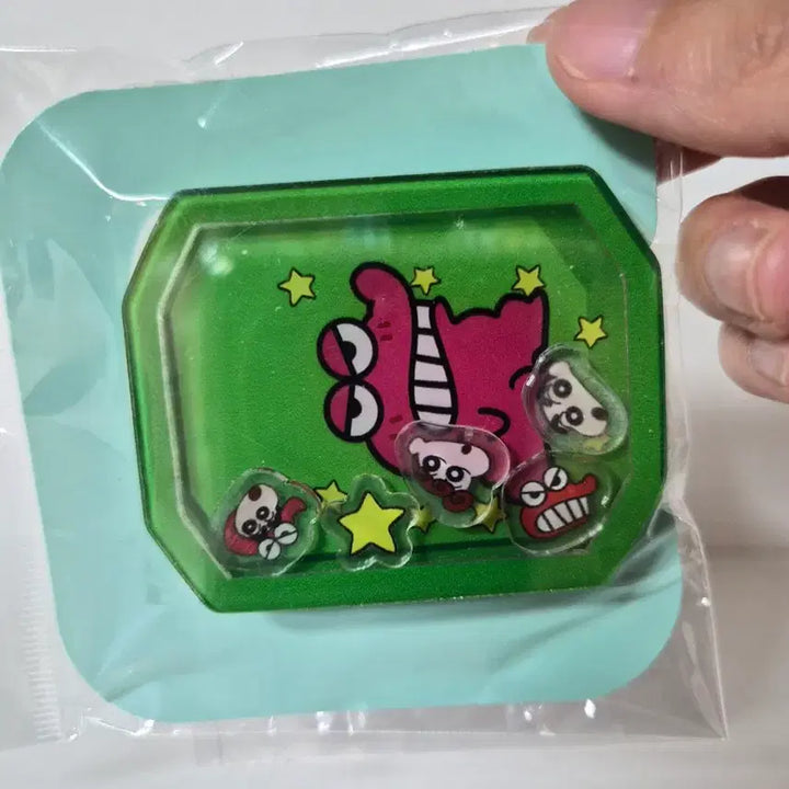 [BUNJANG] Crayon Shin-chan Choco-bi Shaker Grip Tok / 짱구 초코비 쉐이커 그립톡