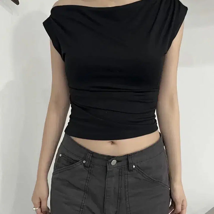 [BUNJANG] Twisted Off-Shoulder Shirring T-Shirt / 여름 언발란스 트위스트 티 오프숄더 티 셔링 티
