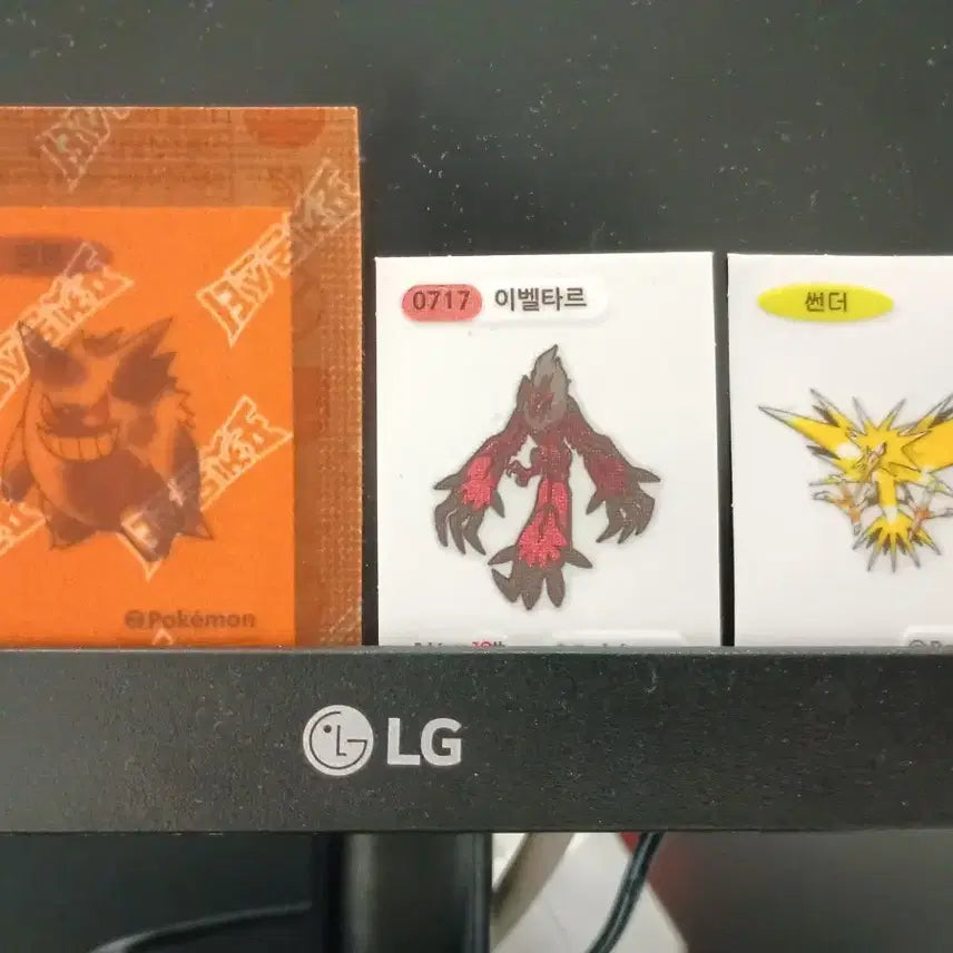 [BUNJANG] Pokemon 30th Anniversary Sticker Bundle / 30주년 띠부씰(팬텀 이벨타르 썬더 윤겔라 메가망나뇽 루카리오)