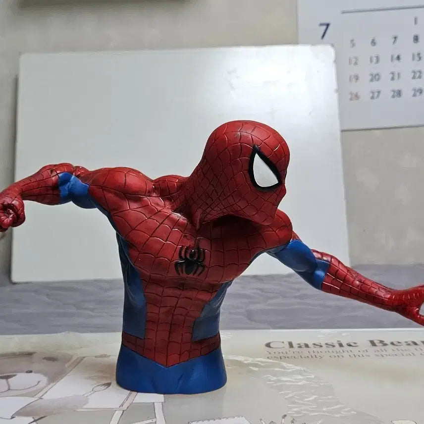 [BUNJANG] Diamond Select Toys Marvel Comics Spider-Man Monogram Vinyl Bust Coin Bank / 스파이더맨 피규어 흉상(저금통)
