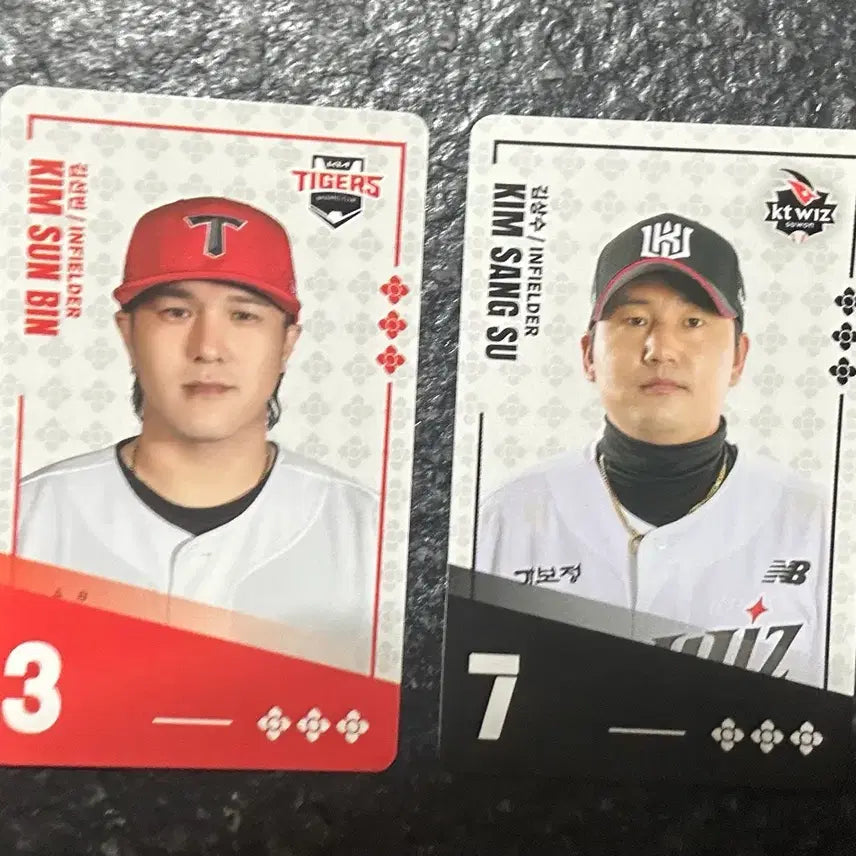 [BUNJANG] KBO Baseball Player Cards: Kim Sun-bin (Kia Tigers) / Kim Sang-soo (KT Wiz) / KBo 비빔면 김선빈/김상수 선수 카드 기아 케이티 교환