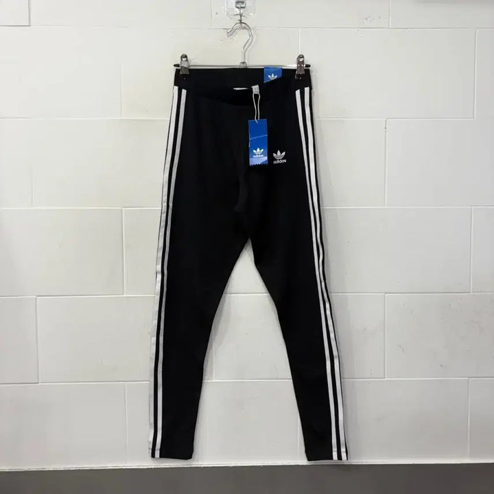 [BUNJANG] Adidas Three-Stripe Leggings (Size S) / 새상품 아디다스 레깅스