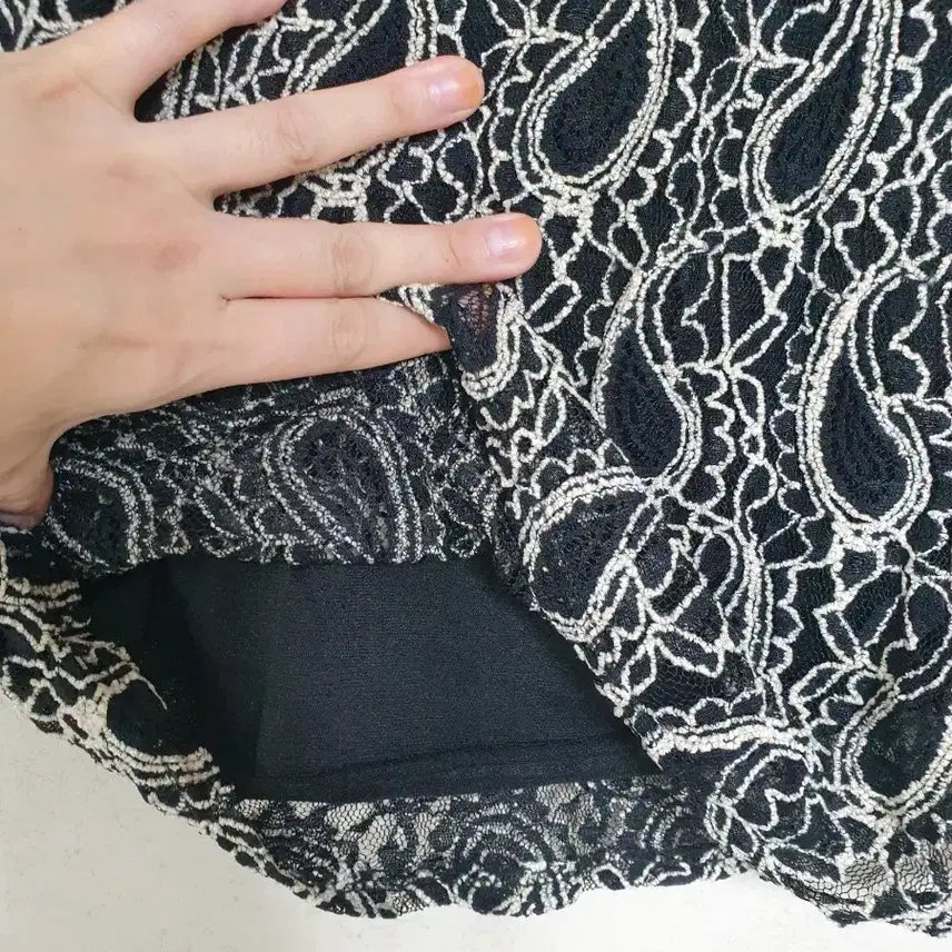 [BUNJANG] Sheer Mesh Sleeve Blouse (Free Size) / 블라우스 Free 44~55 팔쪽 시스루 망사