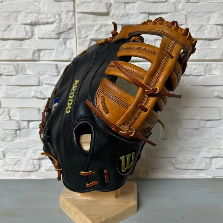 [BUNJANG] Wilson A2000 12-inch First Base Mitt / 윌슨 A2000 1루미트 12인치 (야구 글러브)