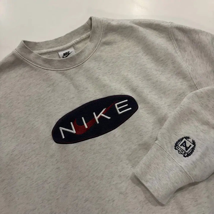 [BUNJANG] Nike Old School Swoosh Logo Sweatshirt / [L] 나이키 올드스쿨 스우시 로고 맨투맨