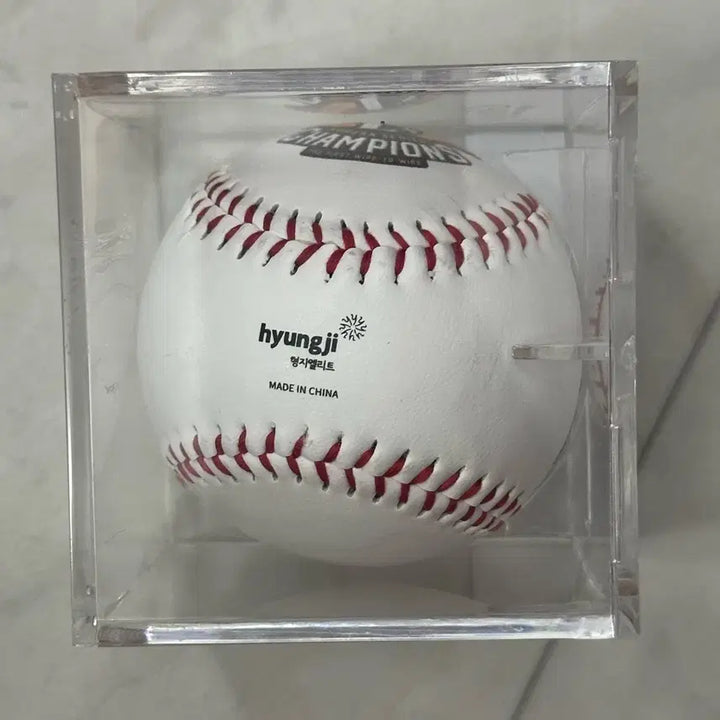 [BUNJANG] Kim Kwang-hyun Autographed Baseball / SSG랜더스 SK와이번스 김광현 기념구 친필 싸인볼 판매