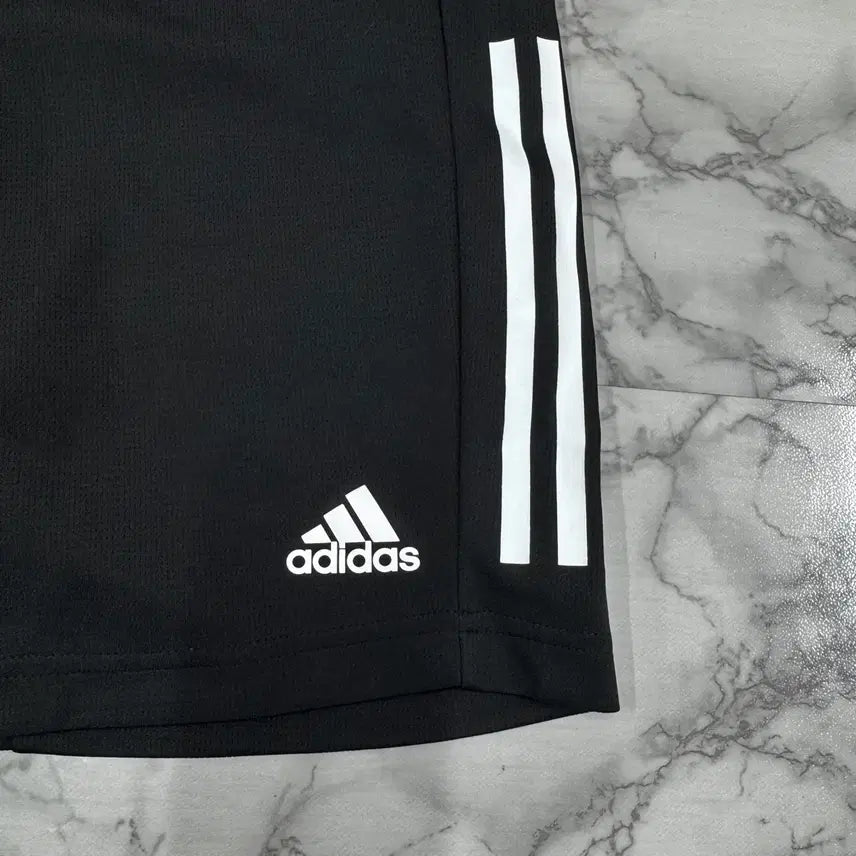[BUNJANG] Adidas Training Shorts / 아디다스 트레이닝 반바지 150