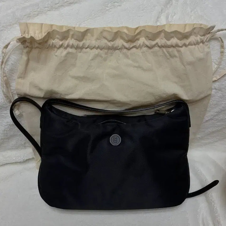[BUNJANG] Minuit Minute Clo Soft Black Nylon Bag / 미닛뮤트 클로 소프트 블랙