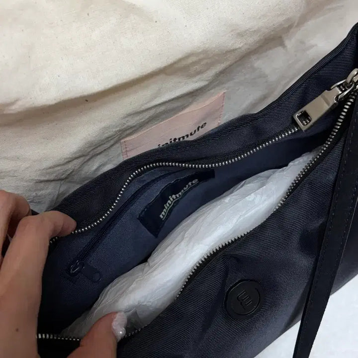 [BUNJANG] Minuit Minute Clo Soft Black Nylon Bag / 미닛뮤트 클로 소프트 블랙