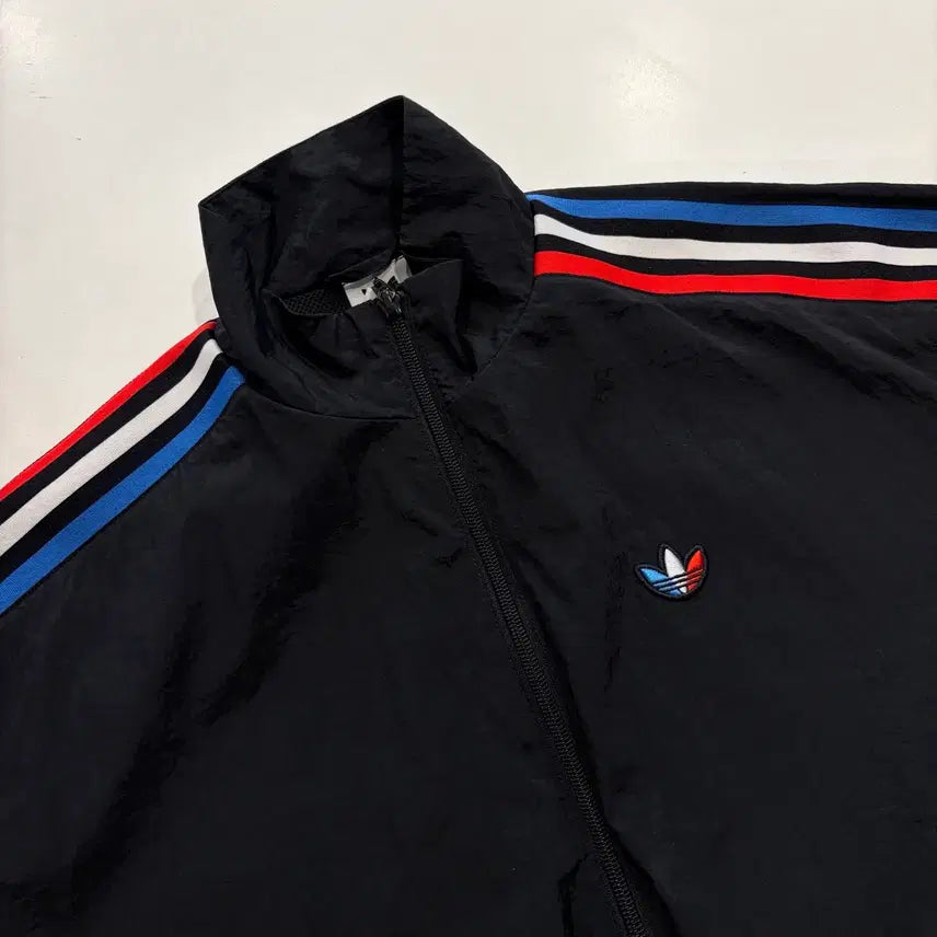 [BUNJANG] Adidas Jafona Nylon Track Top Black / [S] 아디다스 자포나 나일론 트랙탑 블랙 삼선 로고 포인트