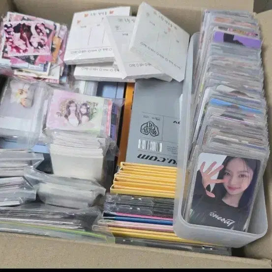 [BUNJANG] STAYC Photocards and Lightstick Bundle / 스테이씨 모든 굿즈 싸게 처분해요 포카 응원봉