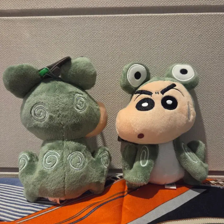 [BUNJANG] Crayon Shin-chan Frog Plush Toy / 크레용신짱 개구리 인형 새상품