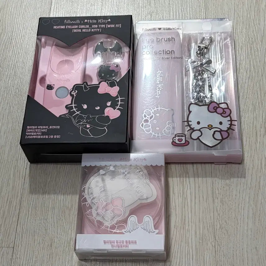 [BUNJANG] Fillimilli Hello Kitty Set: Curler, Brush, Puff / 필리밀리 헬로키티 뷰러, 브러쉬, 퍼프 일괄