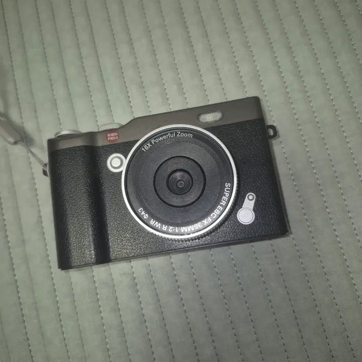 [BUNJANG] Hug Flip Camera / 휴그 플립 카메라