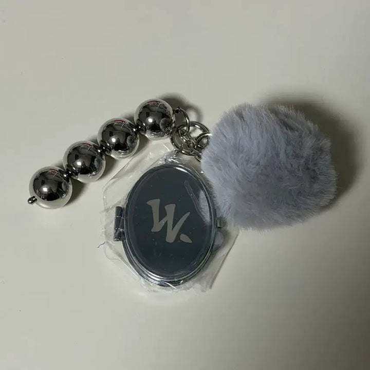[BUNJANG] Red Velvet Chill Kill Wendy Keyring / 레드벨벳 칠킬 팝업 굿즈 키링 웬디