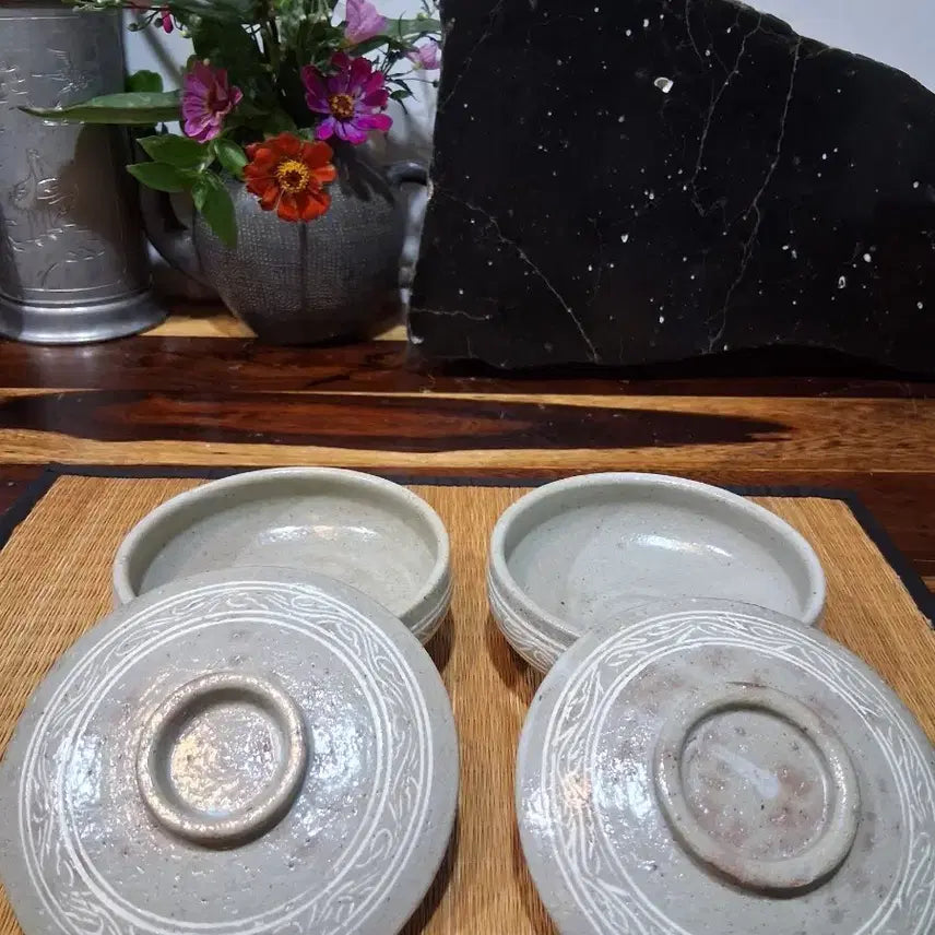 [BUNJANG] Jangjakama Baek Sanggam Buncheong Dasi Ggeureut (2-Piece Set) / 장작가마 백상감분청 다식그릇 다식합2점