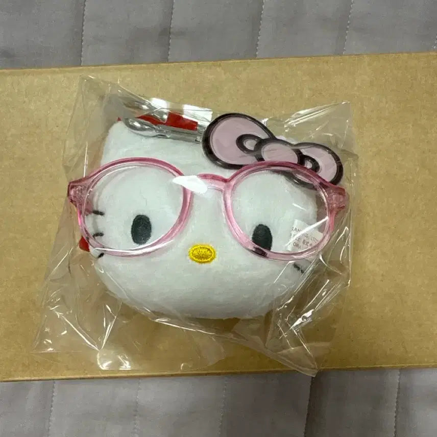[BUNJANG] Hello Kitty Glasses Plush Keyring / 안경키티 인형키링 새상품