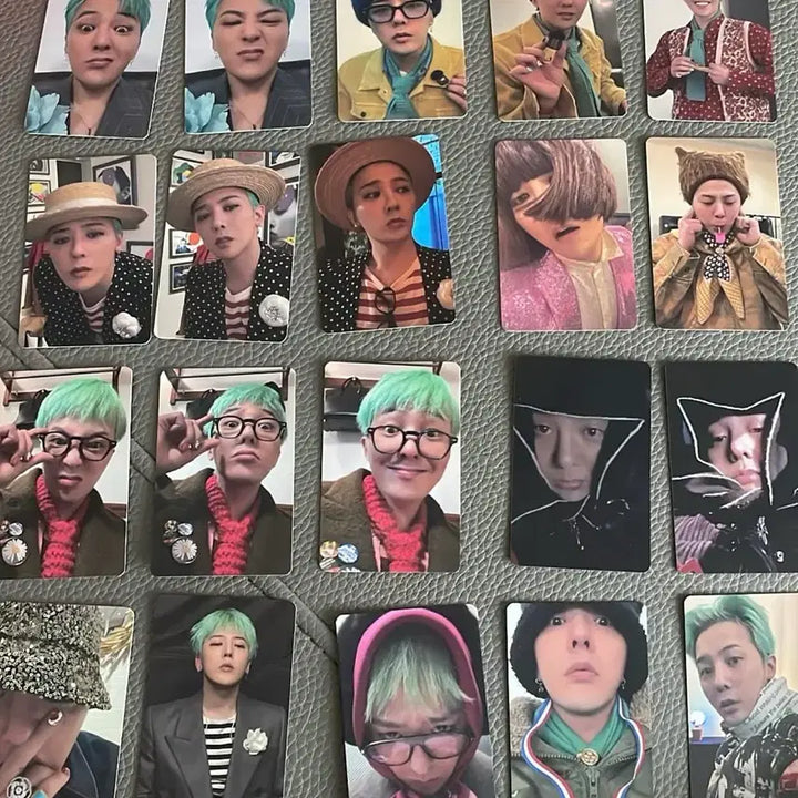 [BUNJANG] G-Dragon (GD) Photocards Bundle Set (30 pcs) / 30개 일괄) 지드래곤 지디 권지용 포카 포토카드 30개
