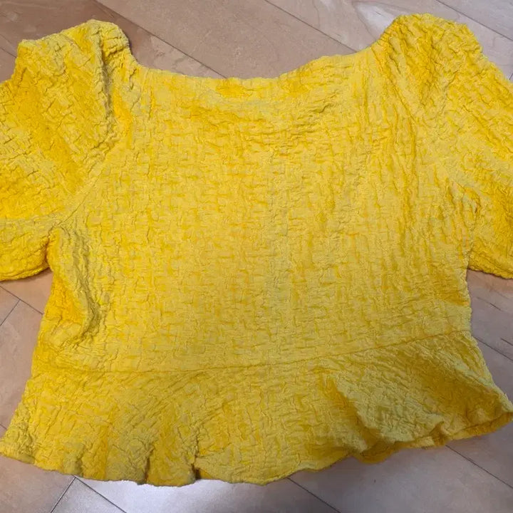 [BUNJANG] MOSSIR Summer Peplum Cropped Blouse (S) / 새상품 미쏘 여름 반팔 페블럼 크롭 블라우스 S