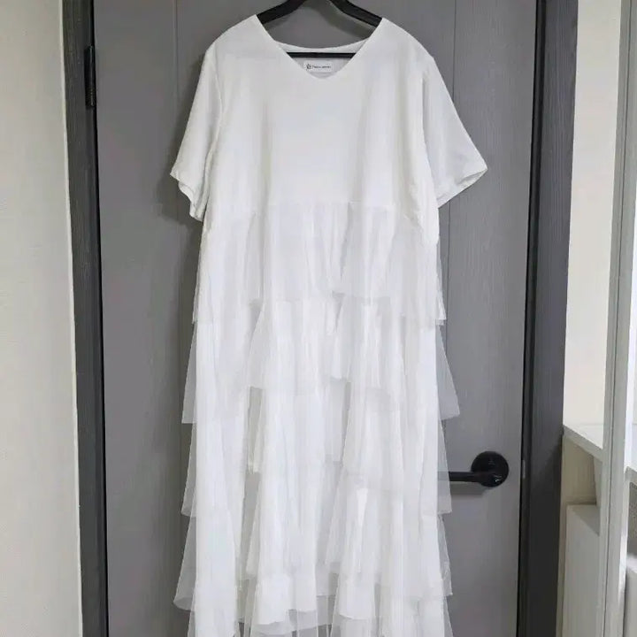 [BUNJANG] Tiered Lace Dress / 캉캉 레이스 원피스 새상품